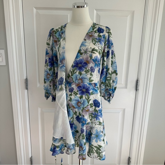 Yumi Kim Kiera Love Wins Silk Floral Wrap Cottagecore Vacation Mini Dress Size S - Picture 11 of 12